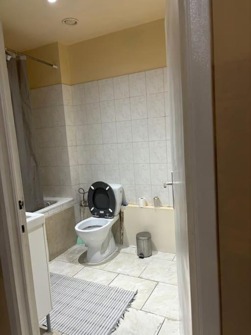 בריסל Apartment For Rent מראה חיצוני תמונה