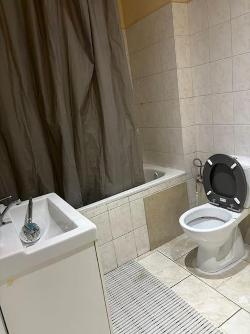 בריסל Apartment For Rent מראה חיצוני תמונה